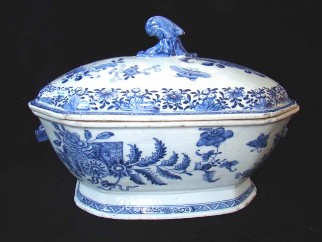 An 18th century Chinese Export Porcelain Covered Tureen circa 1770 having a long hairline crack